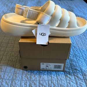 New UGG Sport Yeah sandal (size 10)